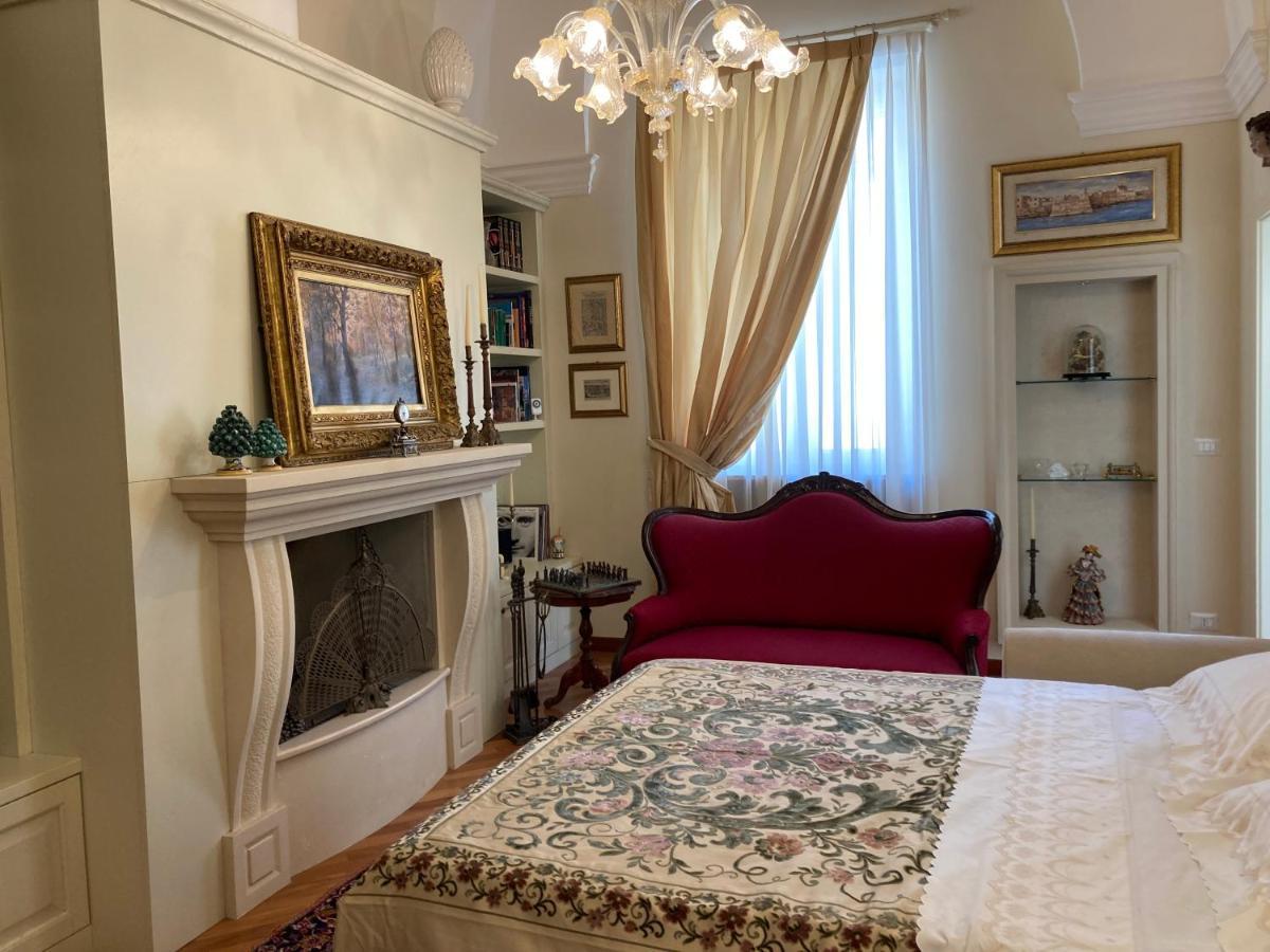 B&B Ai Due Santi Lecce Kültér fotó
